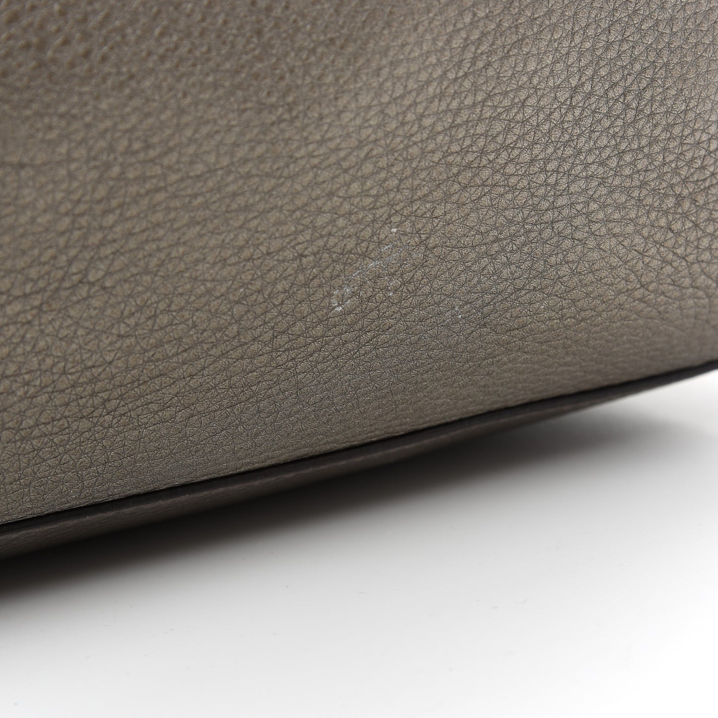 Metallic Pebbled Calfskin Medium Soho Chain Shoulder Bag Sasso