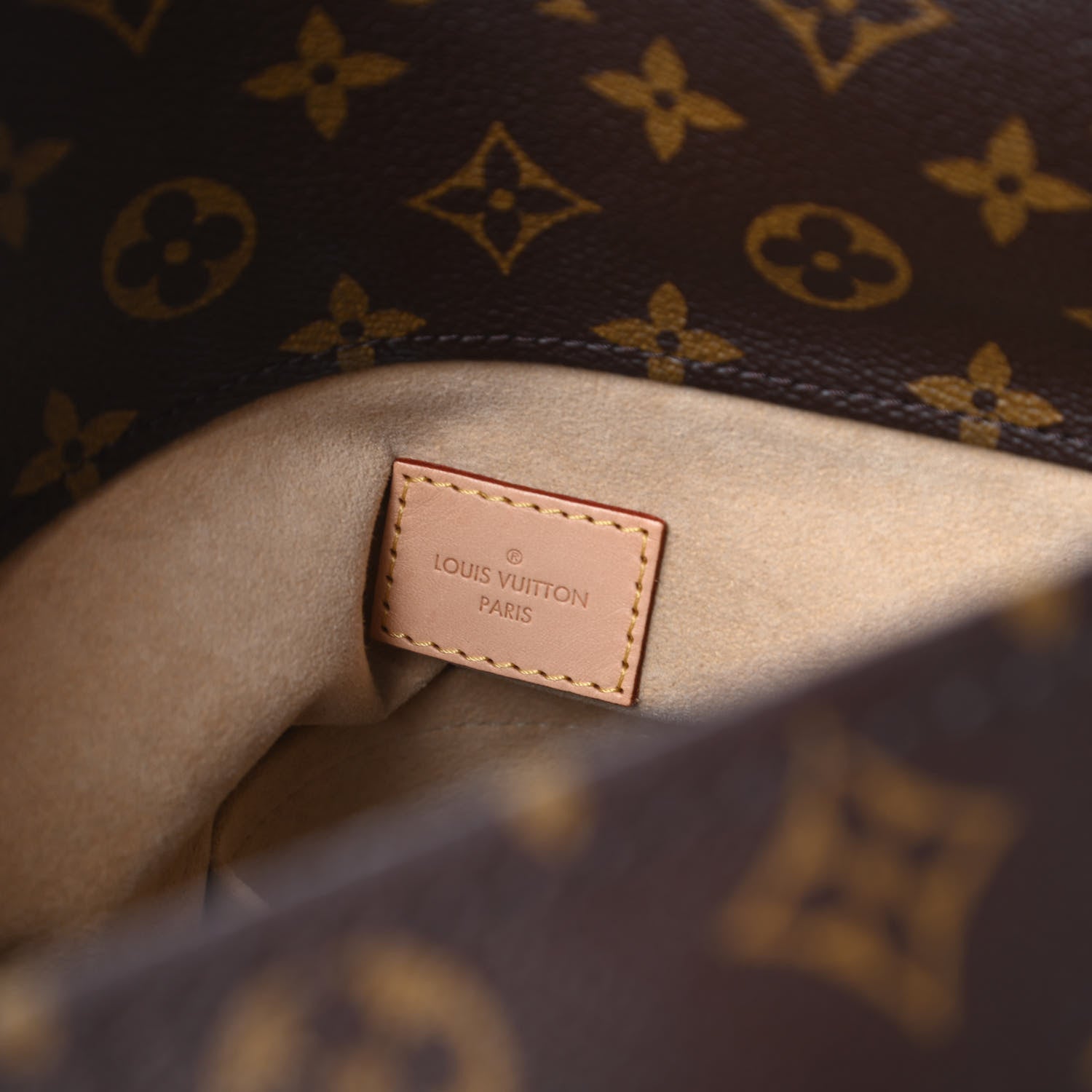 Louis Vuitton Monogram Artsy MM 8 of 11