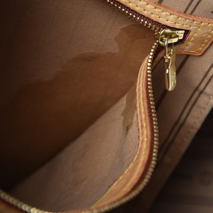 Louis Vuitton Monogram Neverfull MM 15 of 17