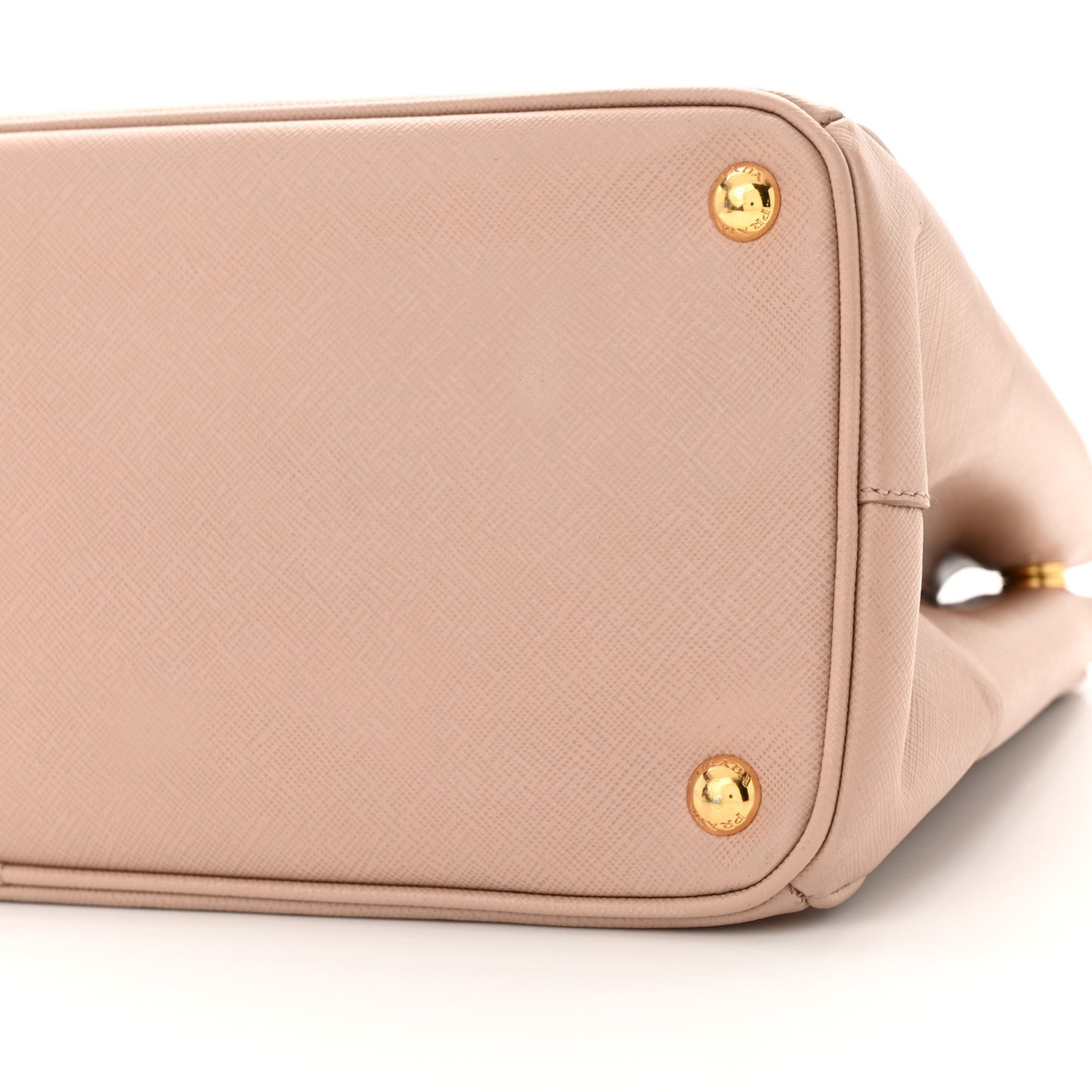 Saffiano Medium Galleria Double Zip Tote Cammeo