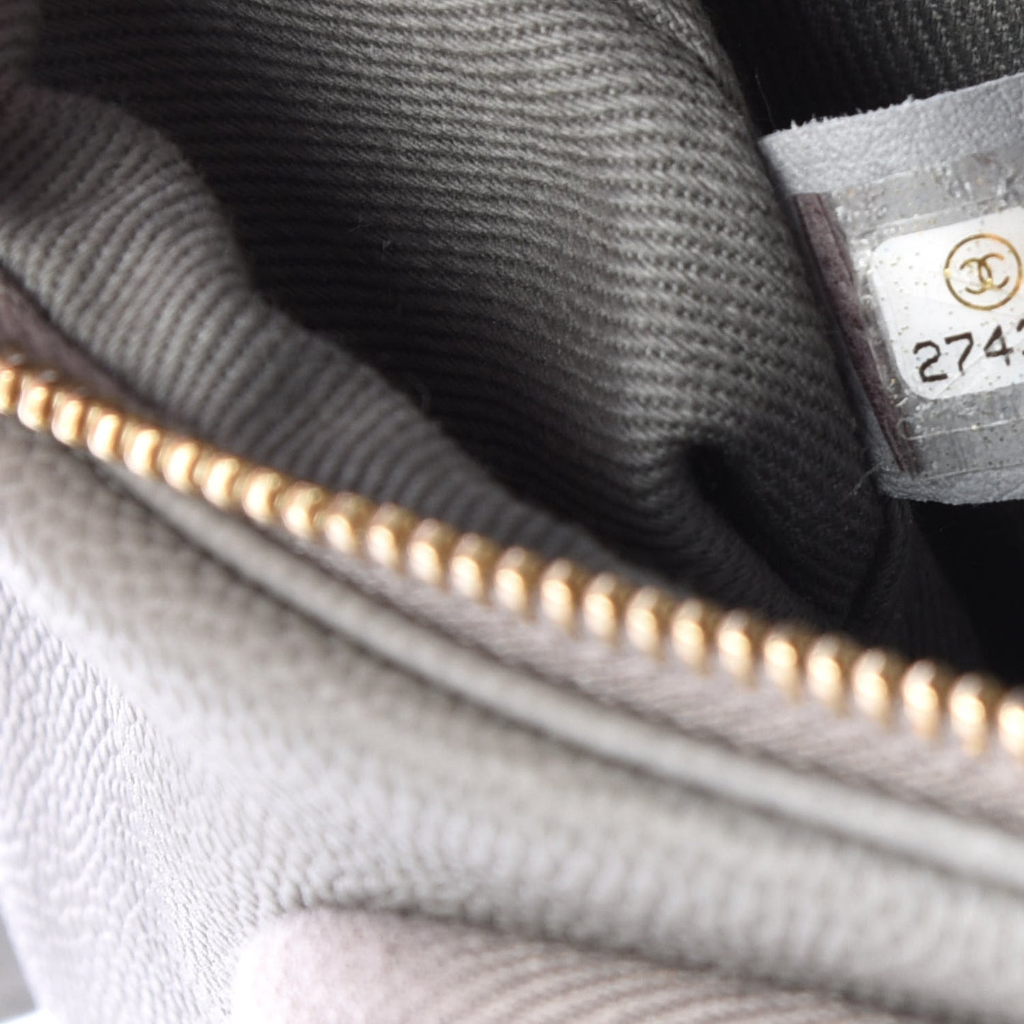 Caviar Quilted Business Affinity Waist Bag Grey