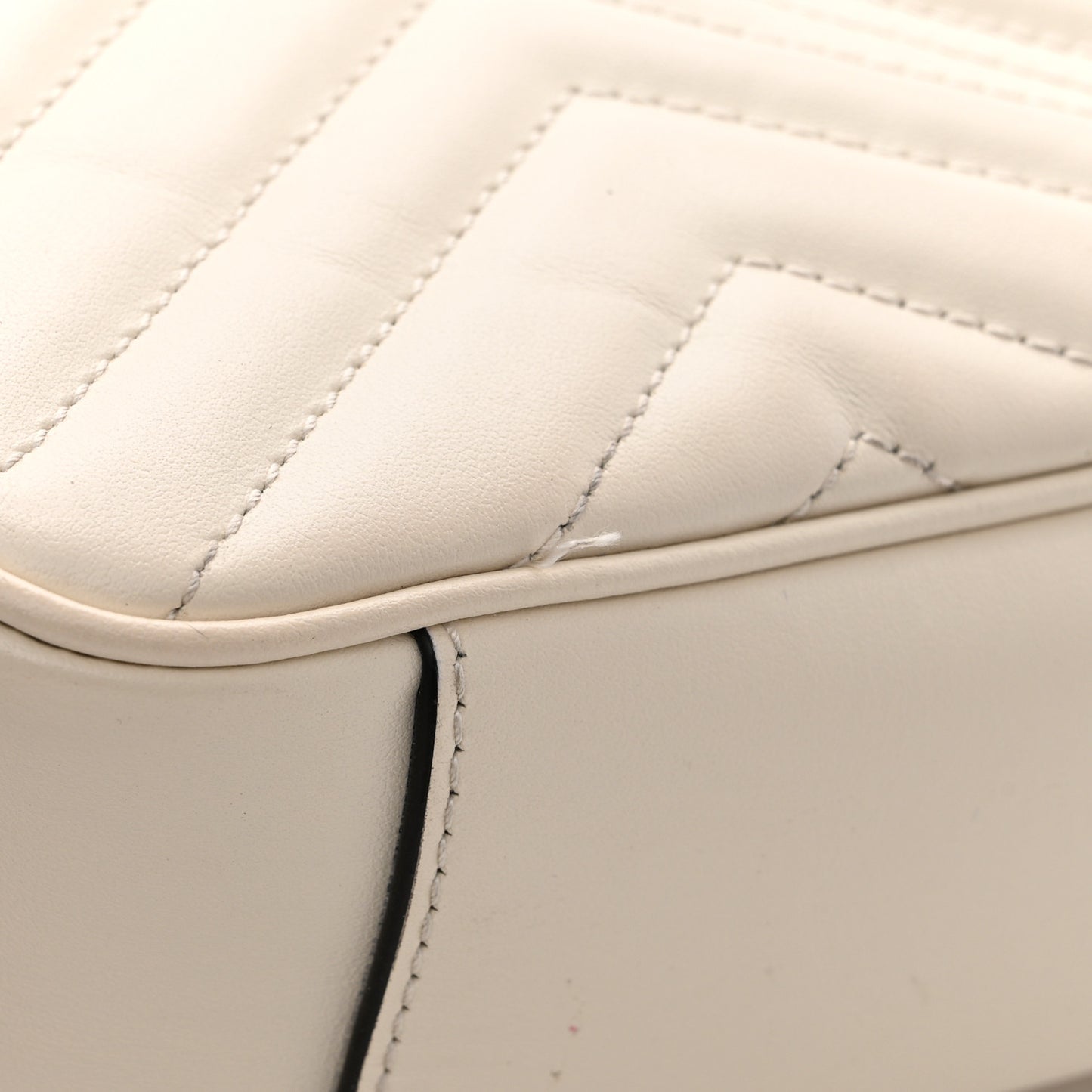 Calfskin Matelasse Small GG Marmont Shoulder Bag White