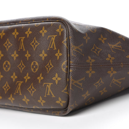 Louis Vuitton Monogram Neverfull MM 18 of 20