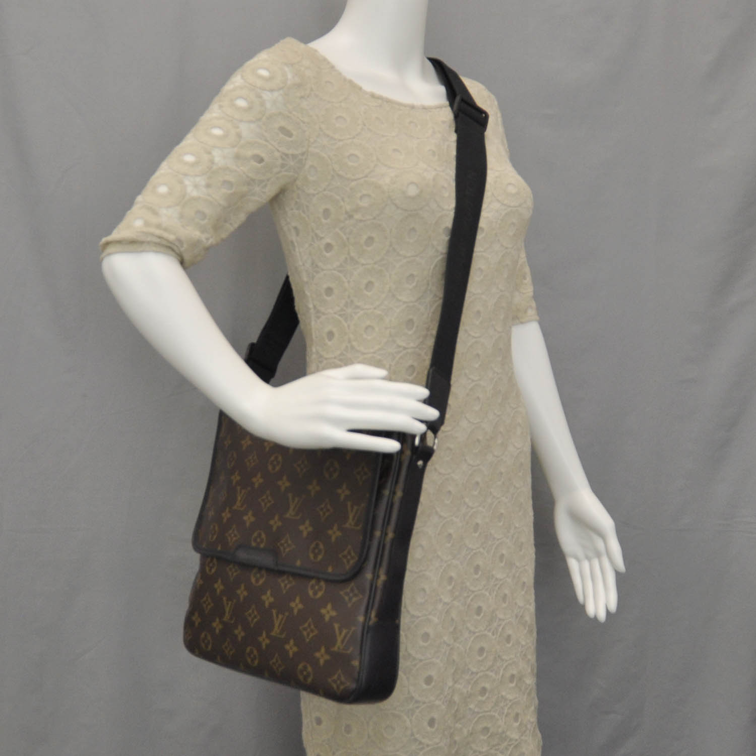 Louis Vuitton Monogram Macassar Bass MM 2 of 9