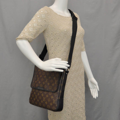 Louis Vuitton Monogram Macassar Bass MM 2 of 9