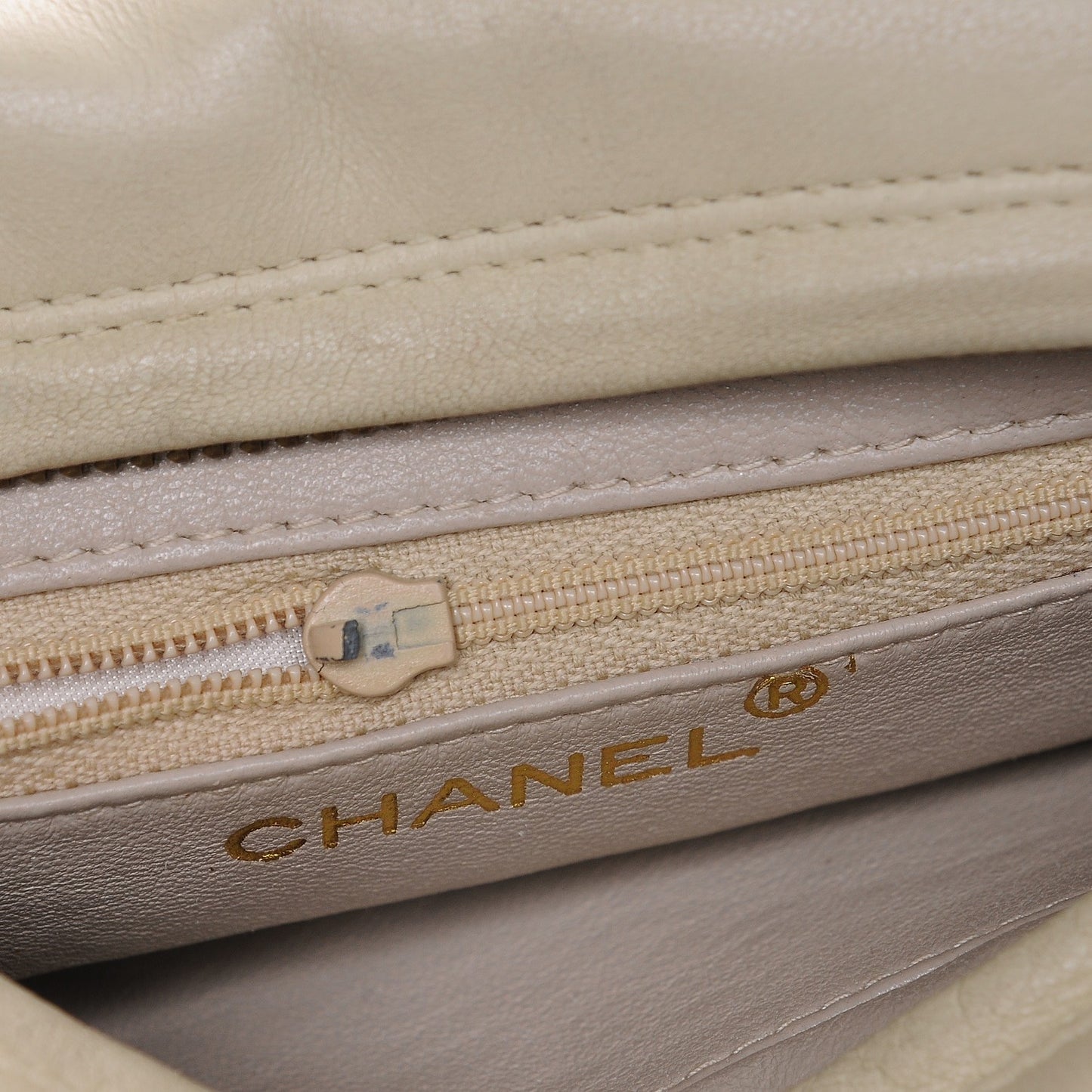 Lambskin Chevron Tassel Camera Case Beige Clair