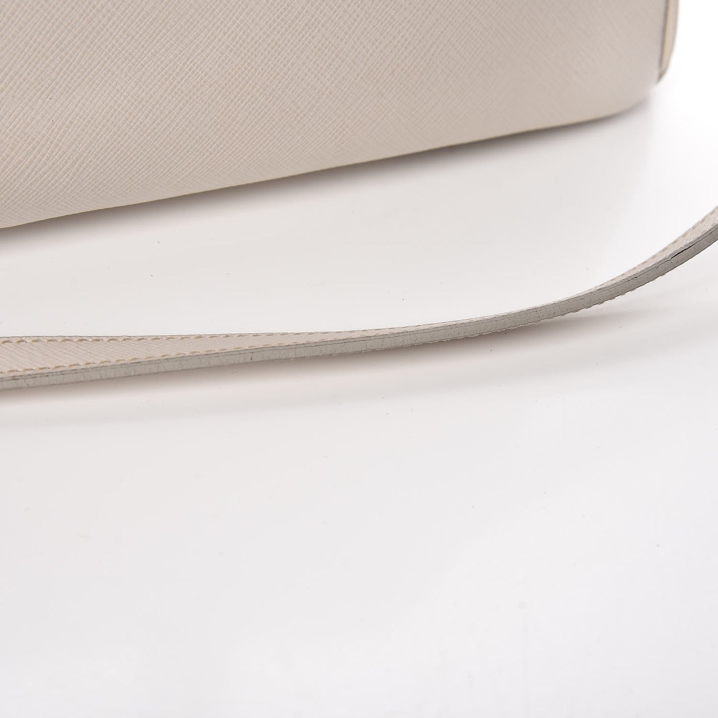 Saffiano Lux Medium Tote Talco