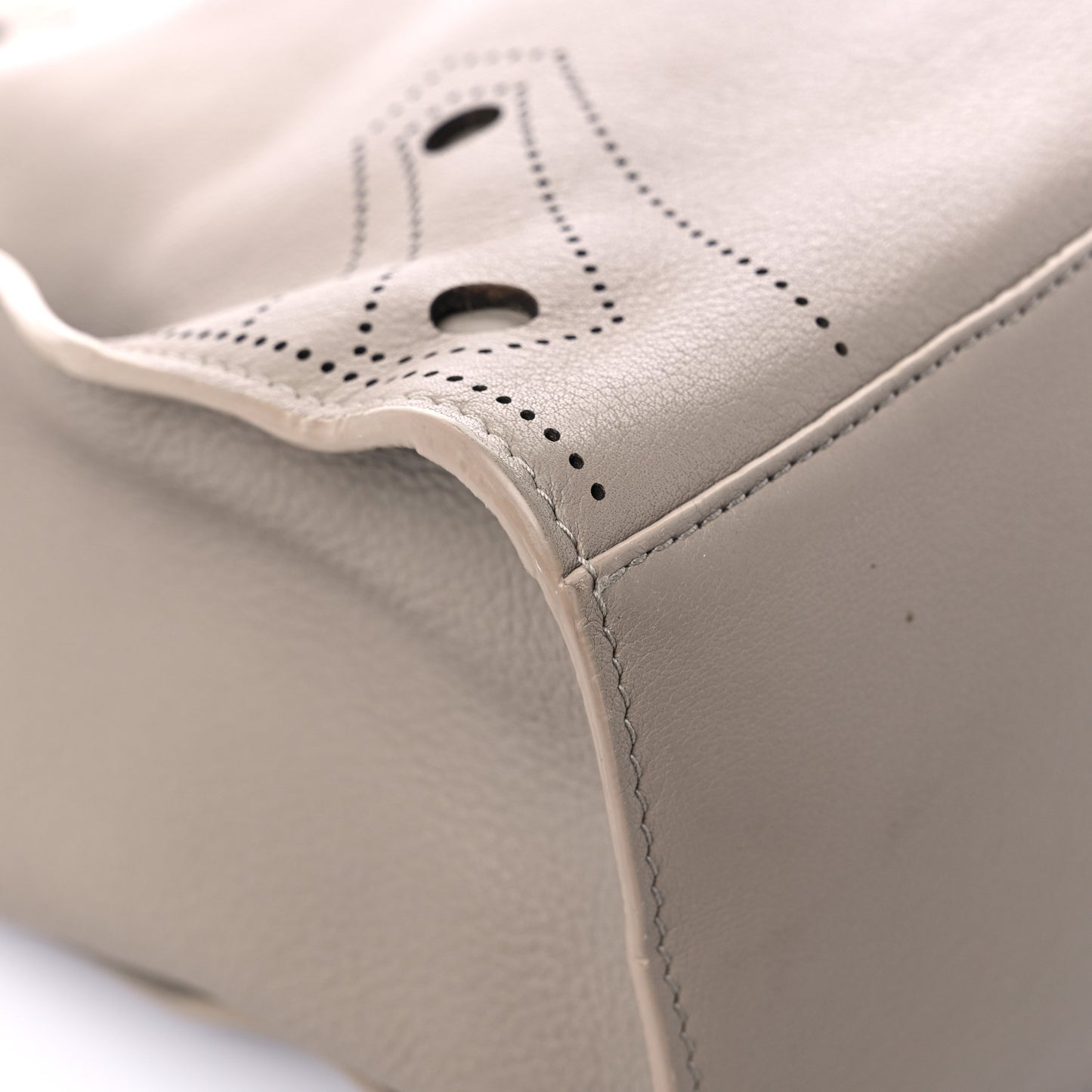 Veau Soyeux Perforated Blackout Hardware City Gris Cendre