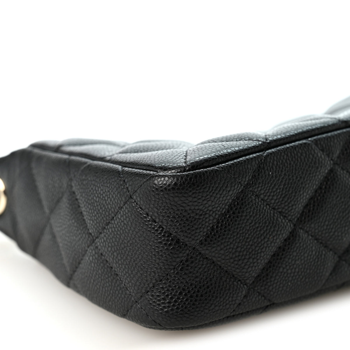 Caviar Quilted Purse With Chain Black