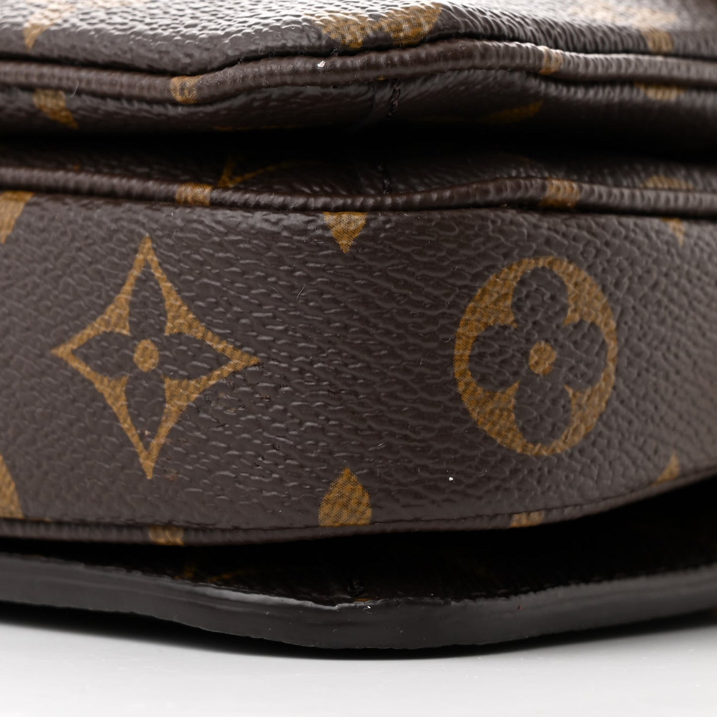 Monogram Pochette Metis East West
