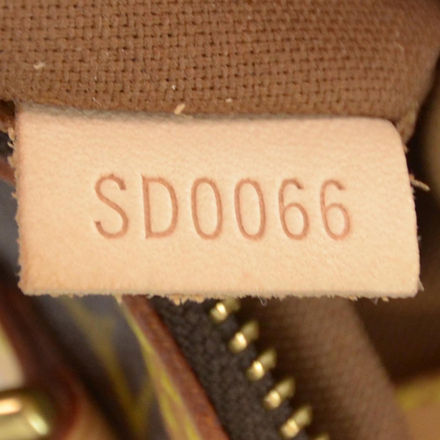 Monogram Lockit Vertical