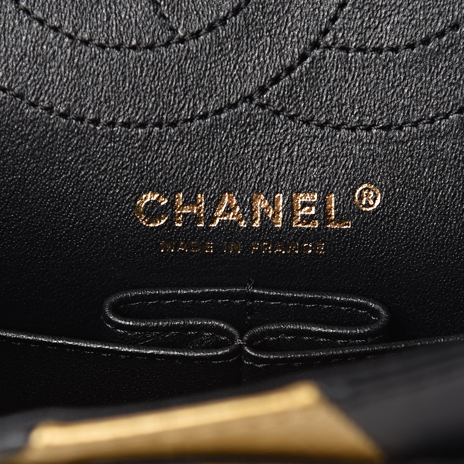 Chanel Lambskin Metallic Calfskin Crocodile Embossed 2.55 Cocodile Reissue 225 Flap Black Gold 7 of 11