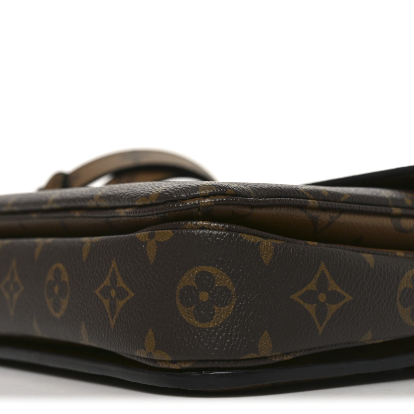 Reverse Monogram Pochette Metis