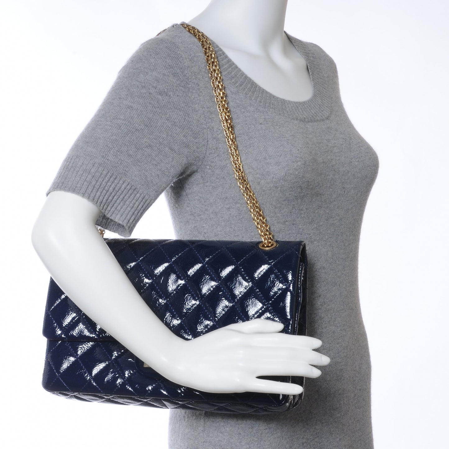 Distressed Patent 2.55 Reissue 227 Jumbo Flap Navy
