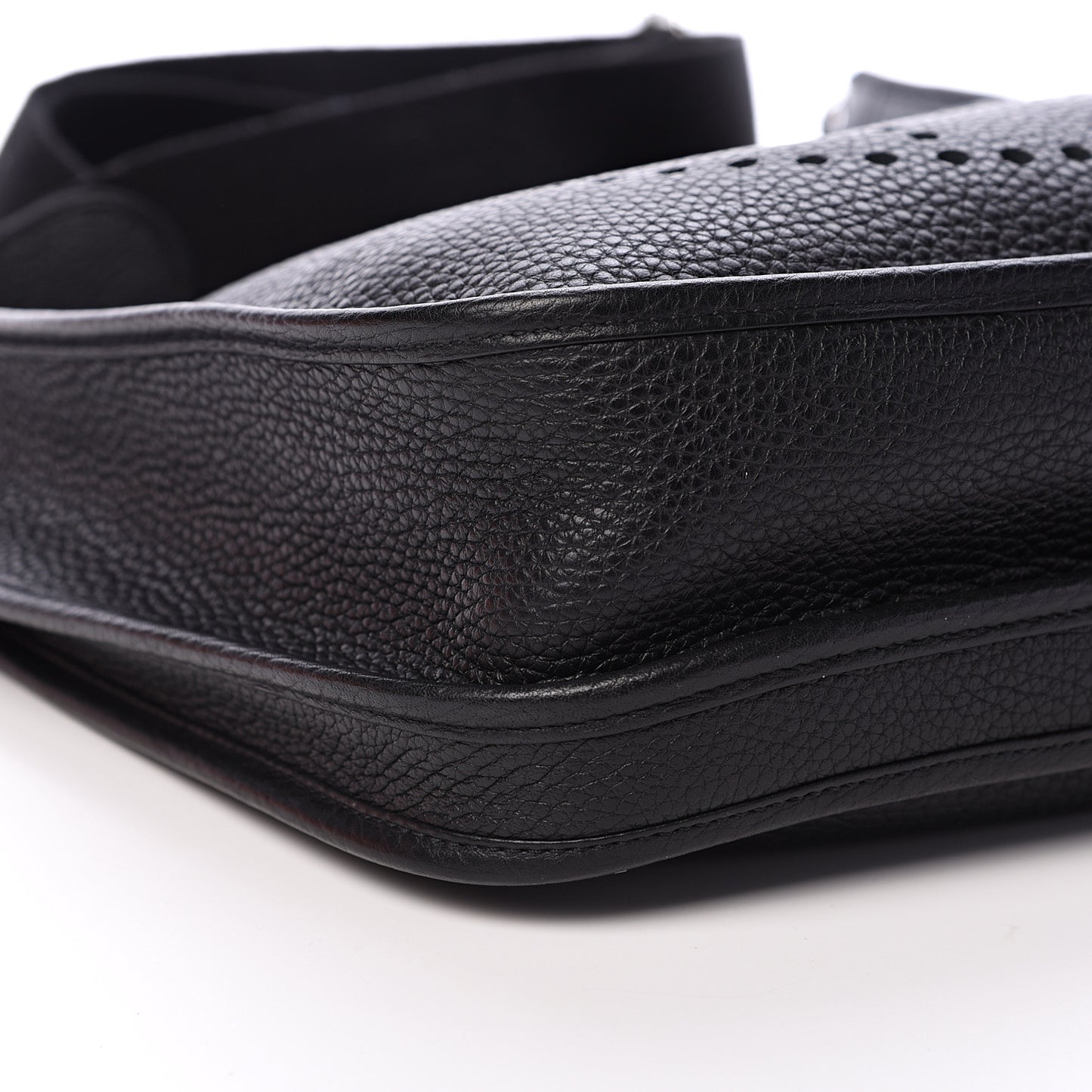 Taurillon Clemence Evelyne III PM Black