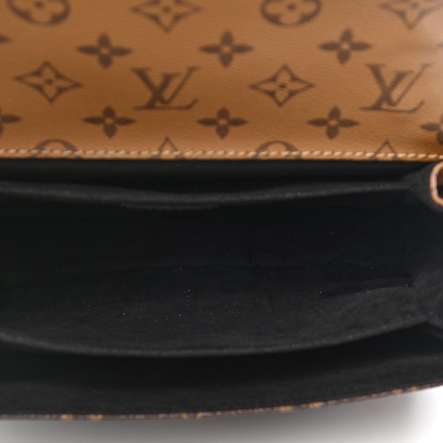 Reverse Monogram Pochette Metis