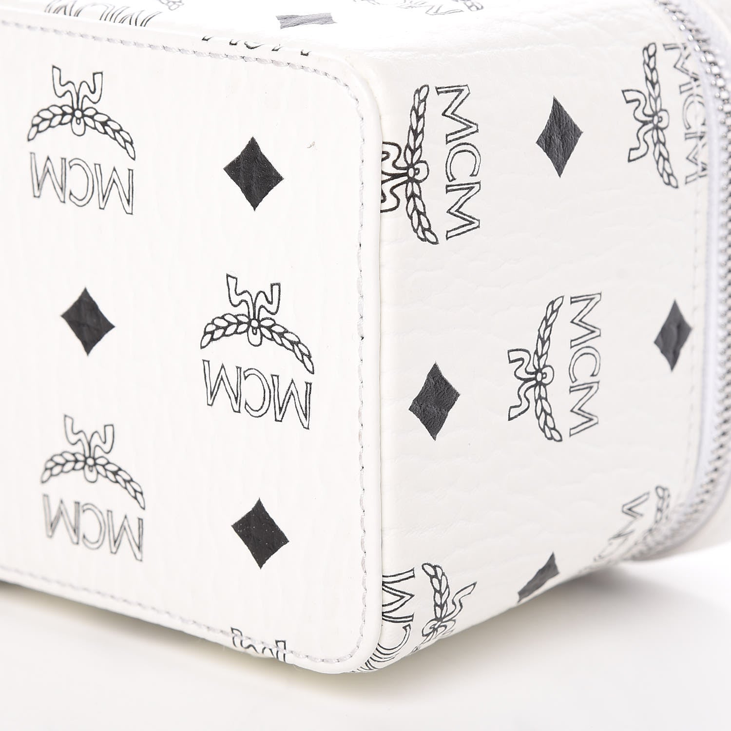 MCM Visetos Vanity Case White 10 of 10