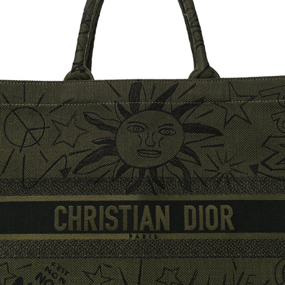 Christian Dior Canvas Embroidered Graffiti Book Tote Vert 11 of 11