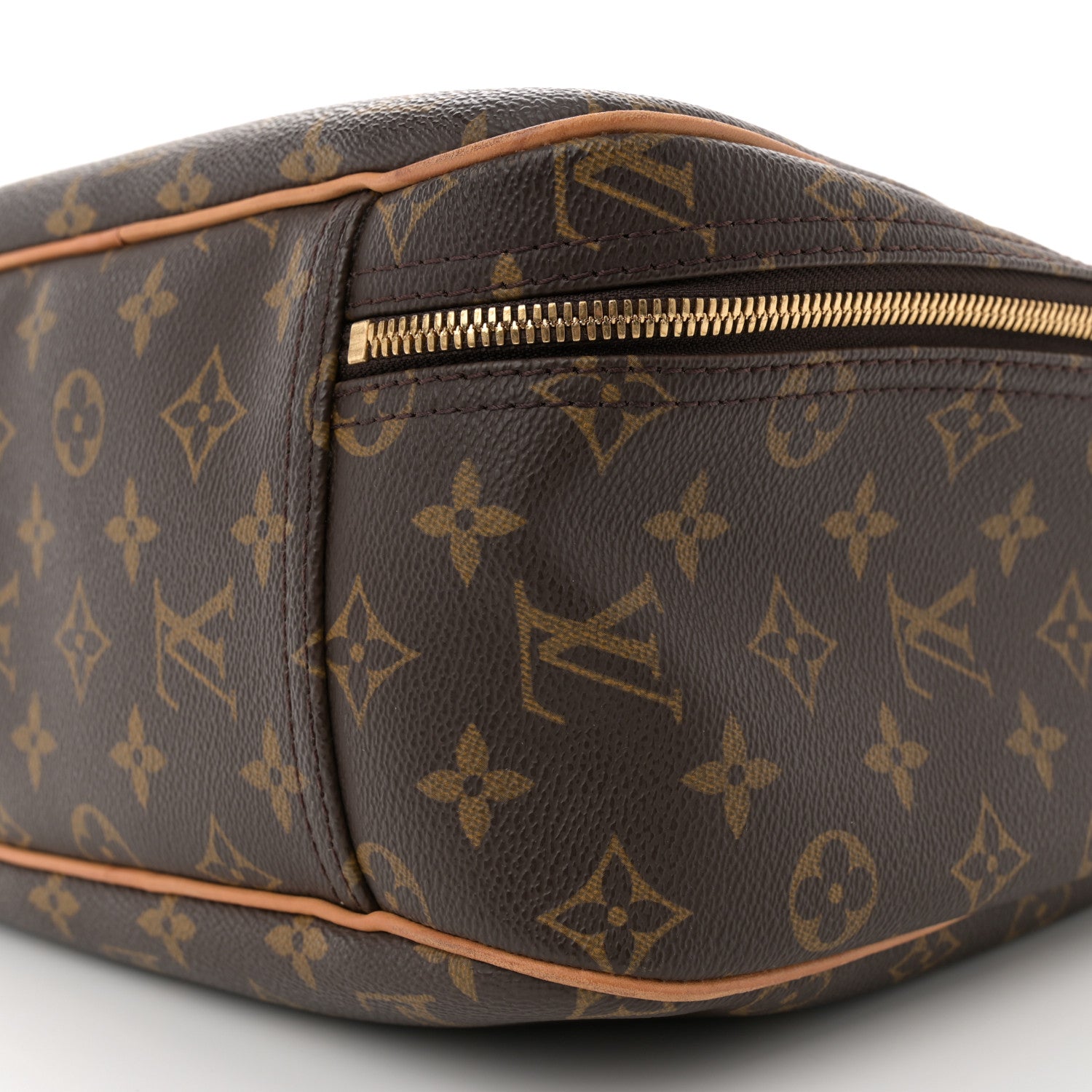 Louis Vuitton Monogram Excursion Shoe Bag 10 of 13
