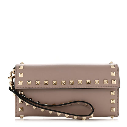 Valentino Garavani Calfskin Rockstud Wristlet Travel Wallet Poudre 1 of 9