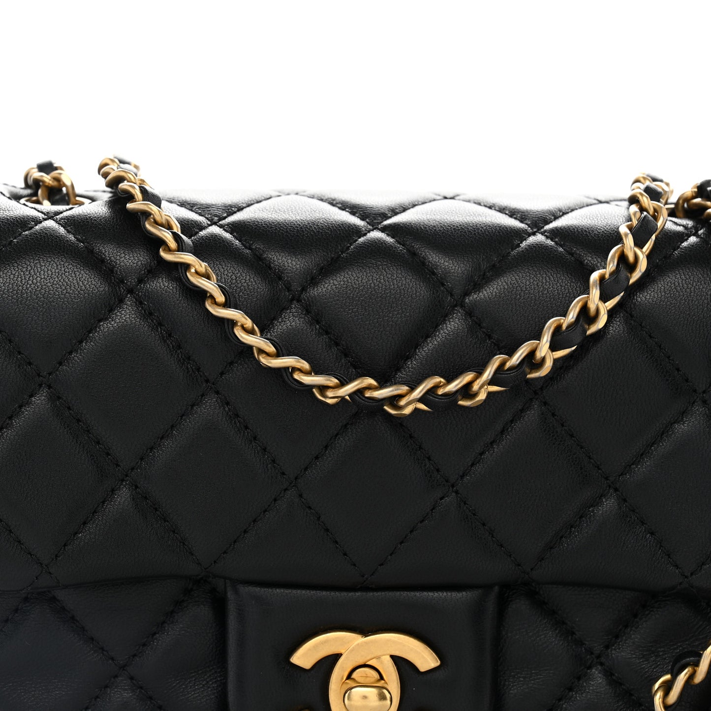 Lambskin Quilted Mini Pearl Crush Flap Black