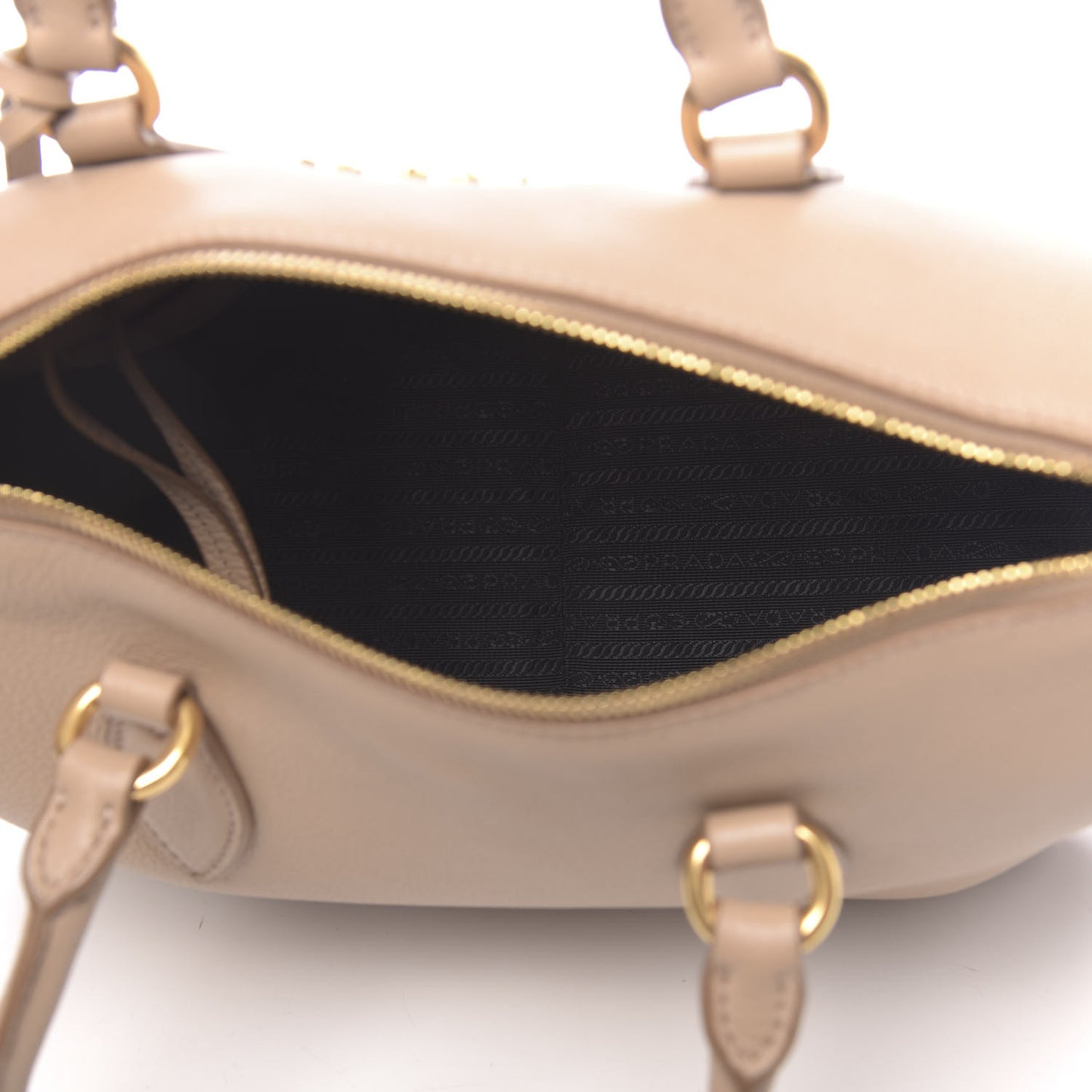 Vitello Phenix Satchel Cammeo