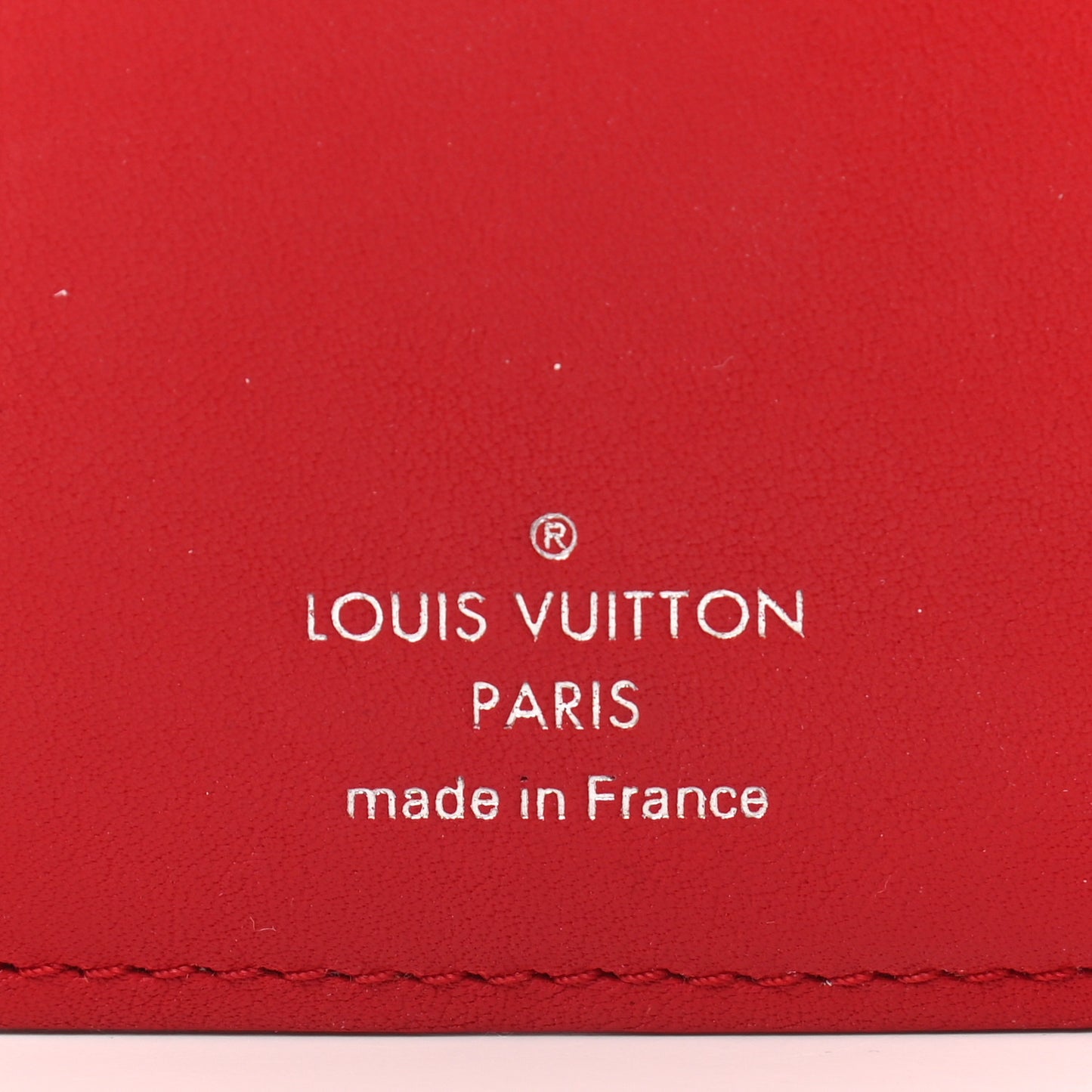 Taurillon Capucines Compact Wallet Rubis