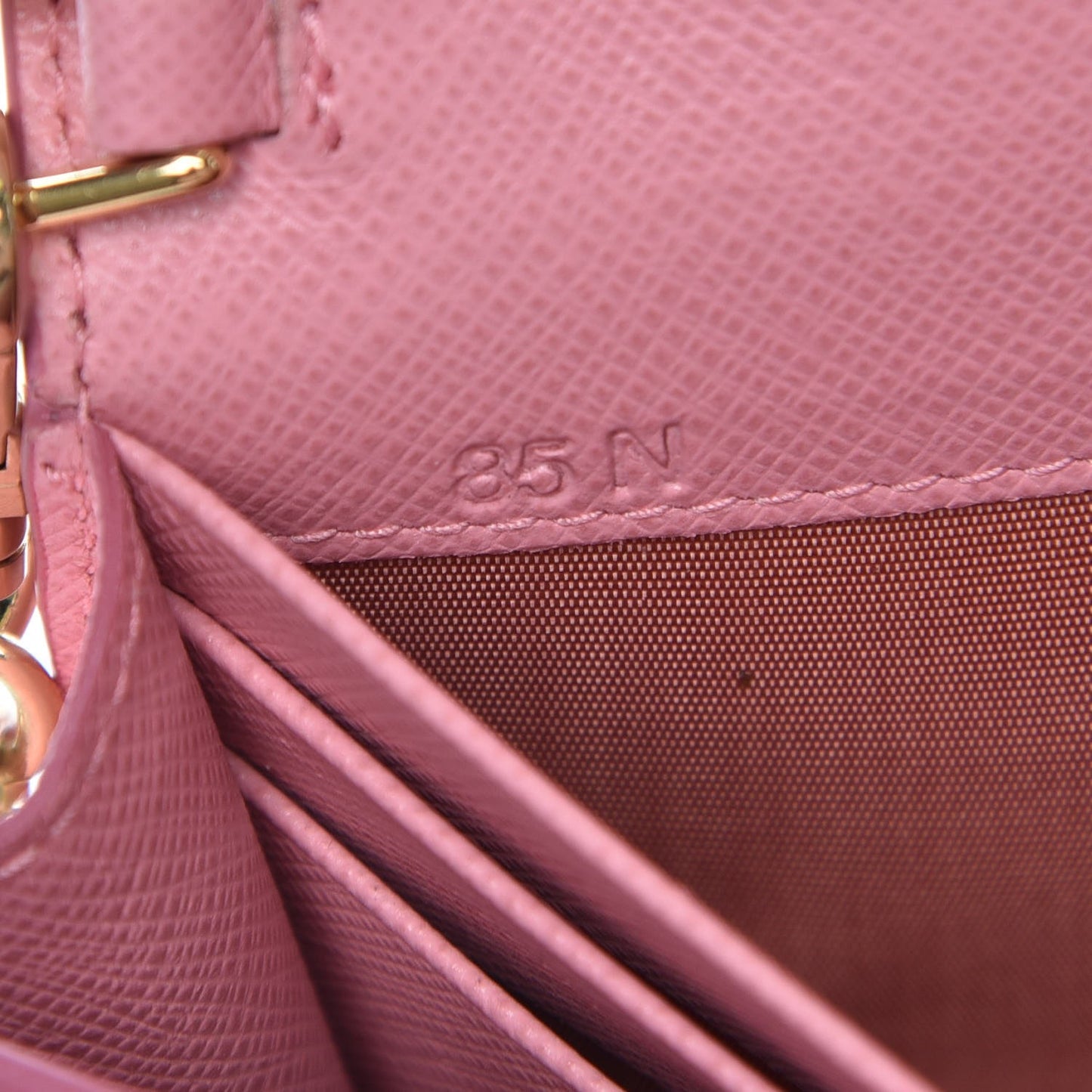 Saffiano Cahier Chain Wallet Petalo