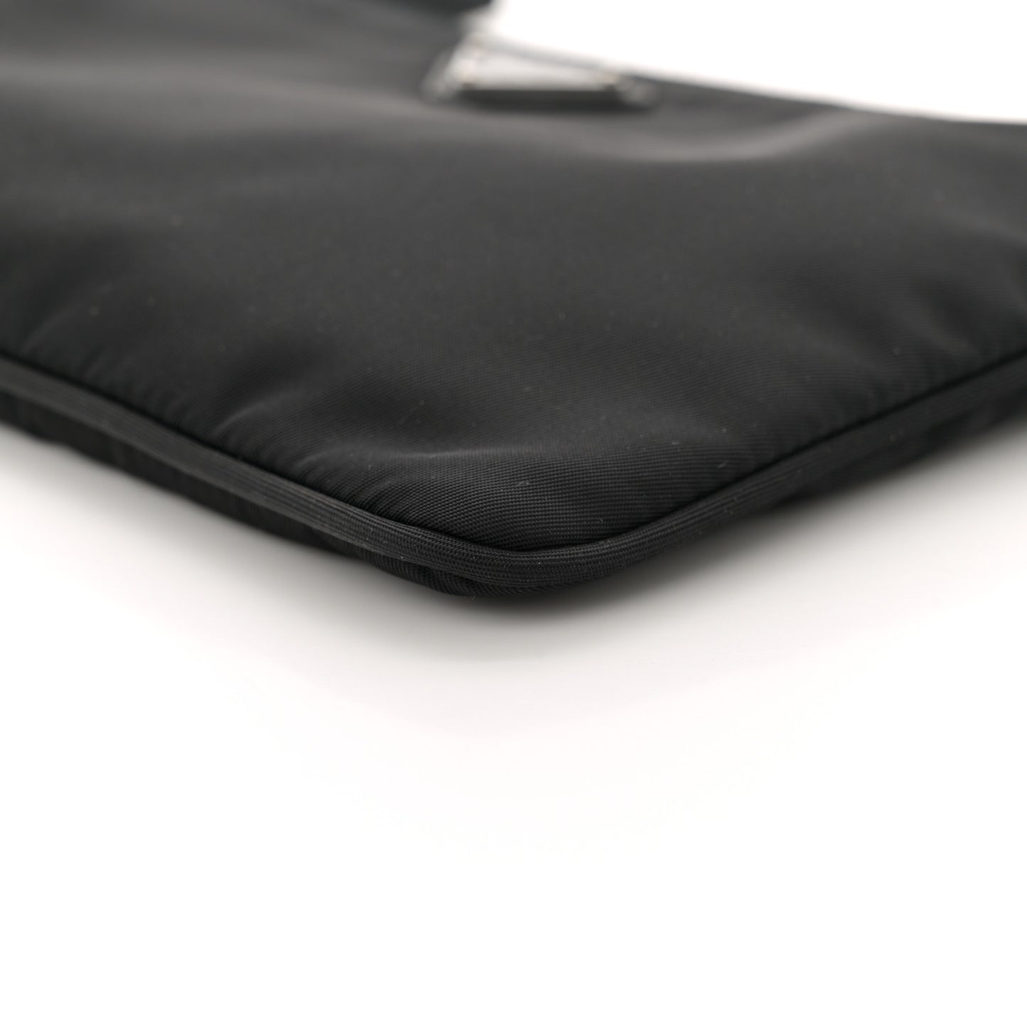 Re-Nylon Vela Pouch Black