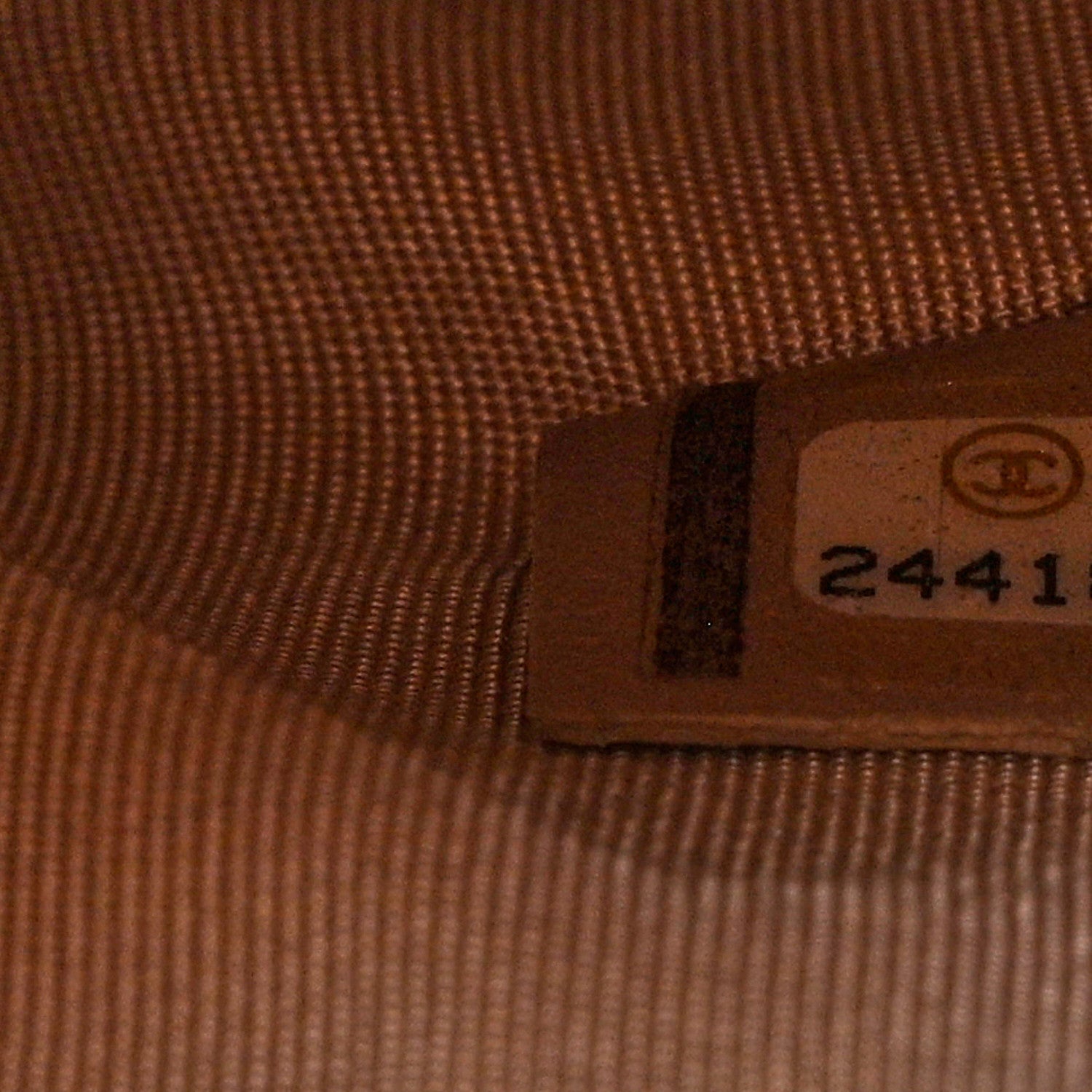 Chanel Iridescent Caviar Chevron Quilted Medium Cosmetic Case Light Gold 7 of 8