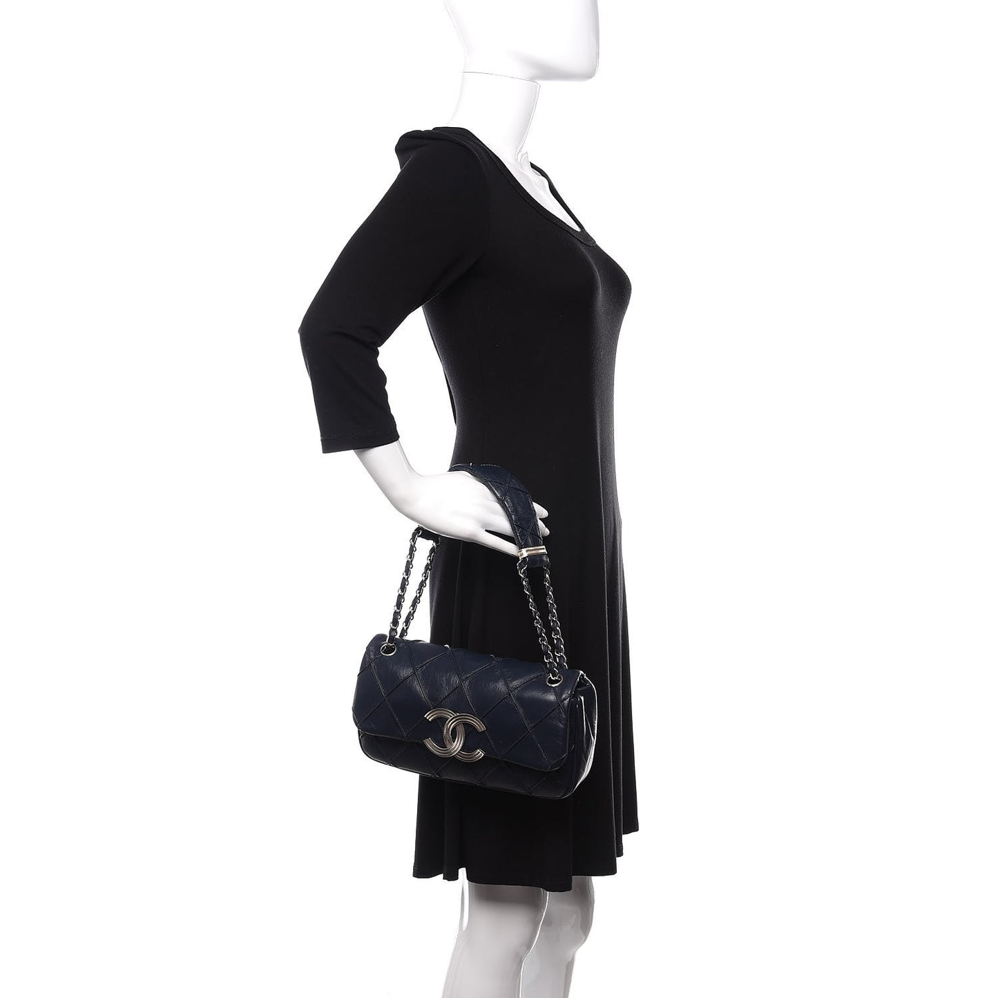 Lambskin Diamond Stitched Flap Navy