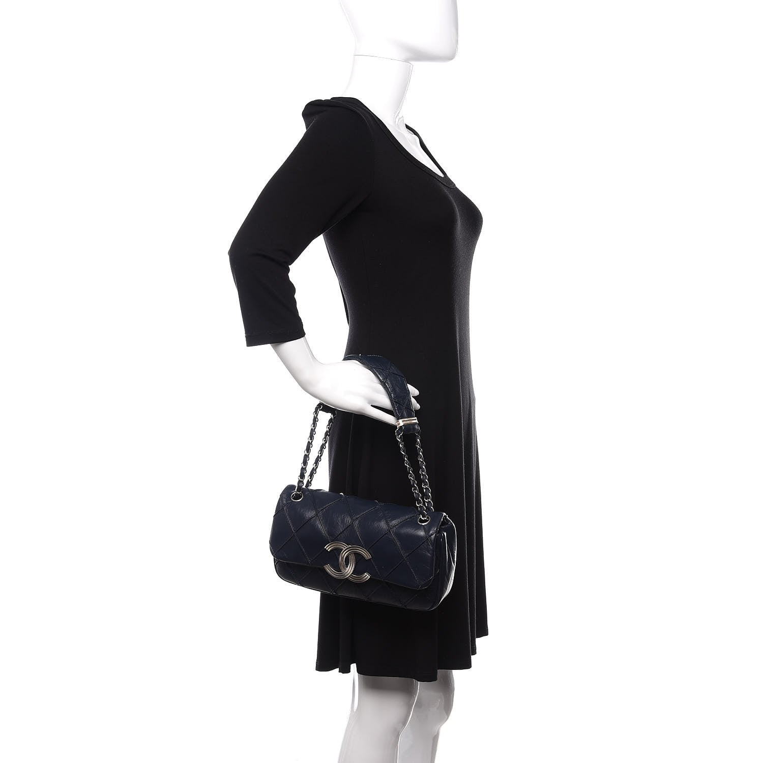 Chanel Lambskin Diamond Stitched Flap Navy 2 of 11
