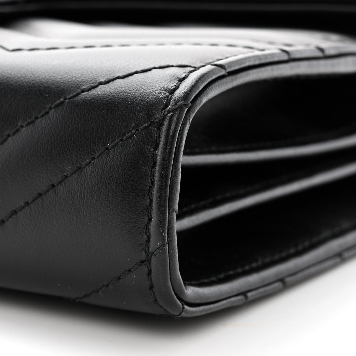 Calfskin Matelasse GG Marmont Chain Wallet Black
