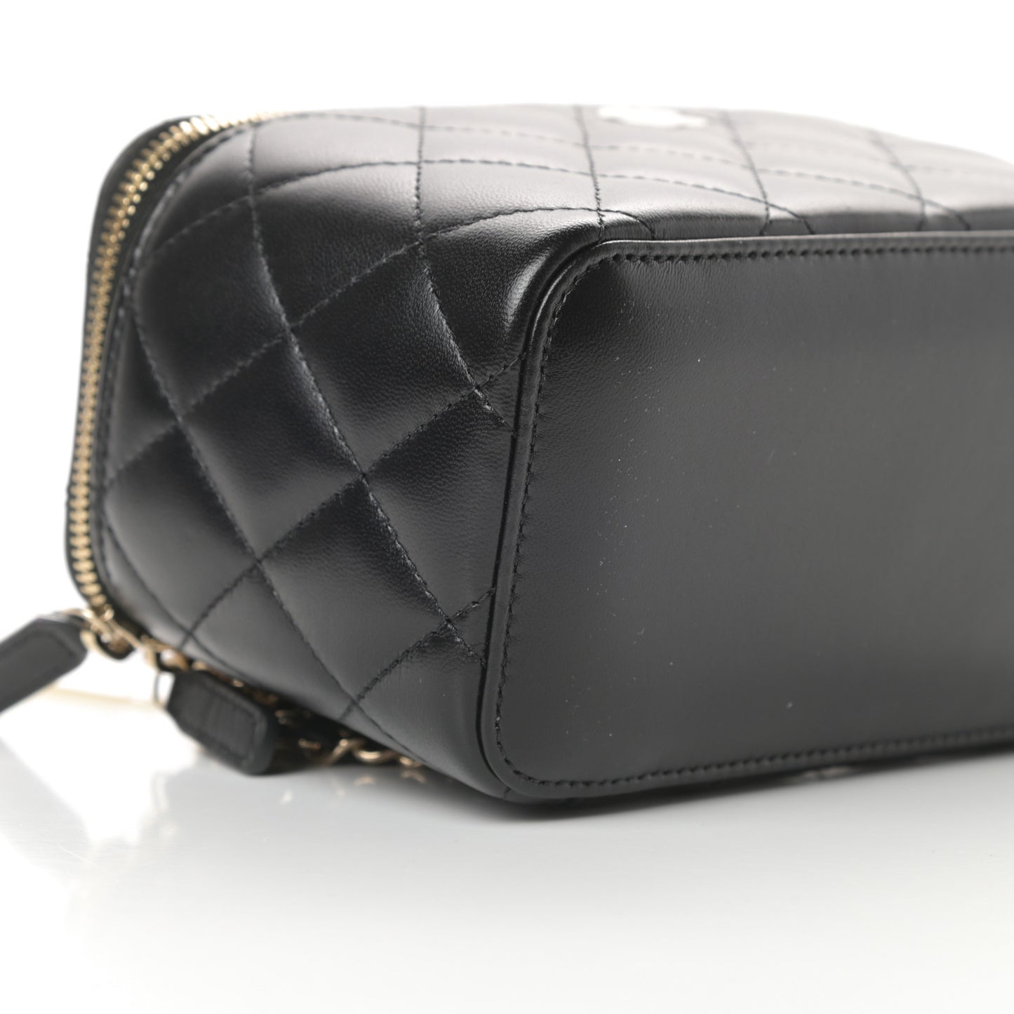 Lambskin Quilted Small Vanity Case With Chain Black