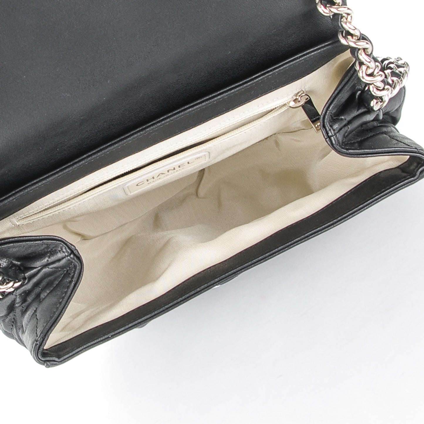 Washed Lambskin Quilted Medium Chain Around Messenger Black