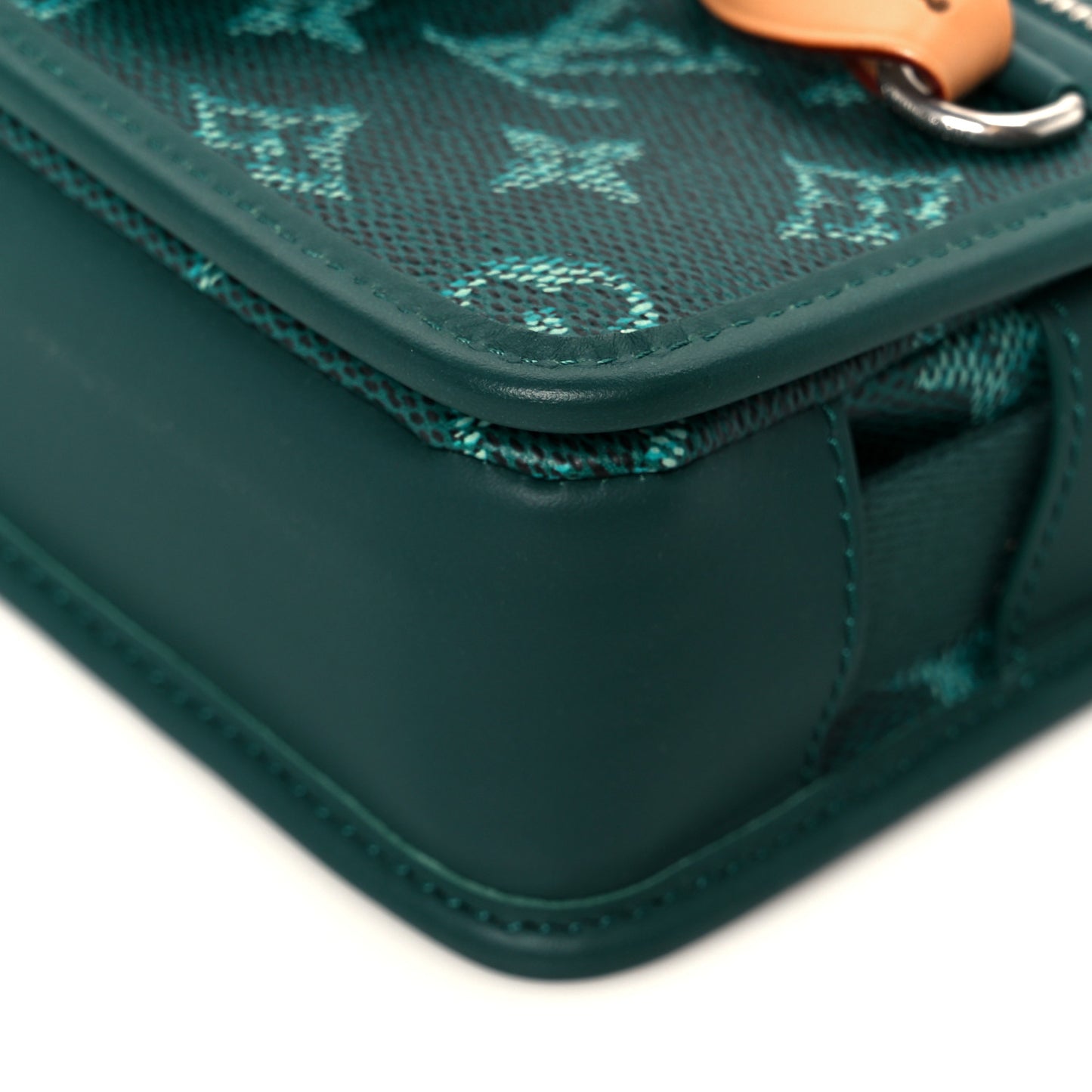 Monogram Heritage Bosphore Wearable Wallet Green