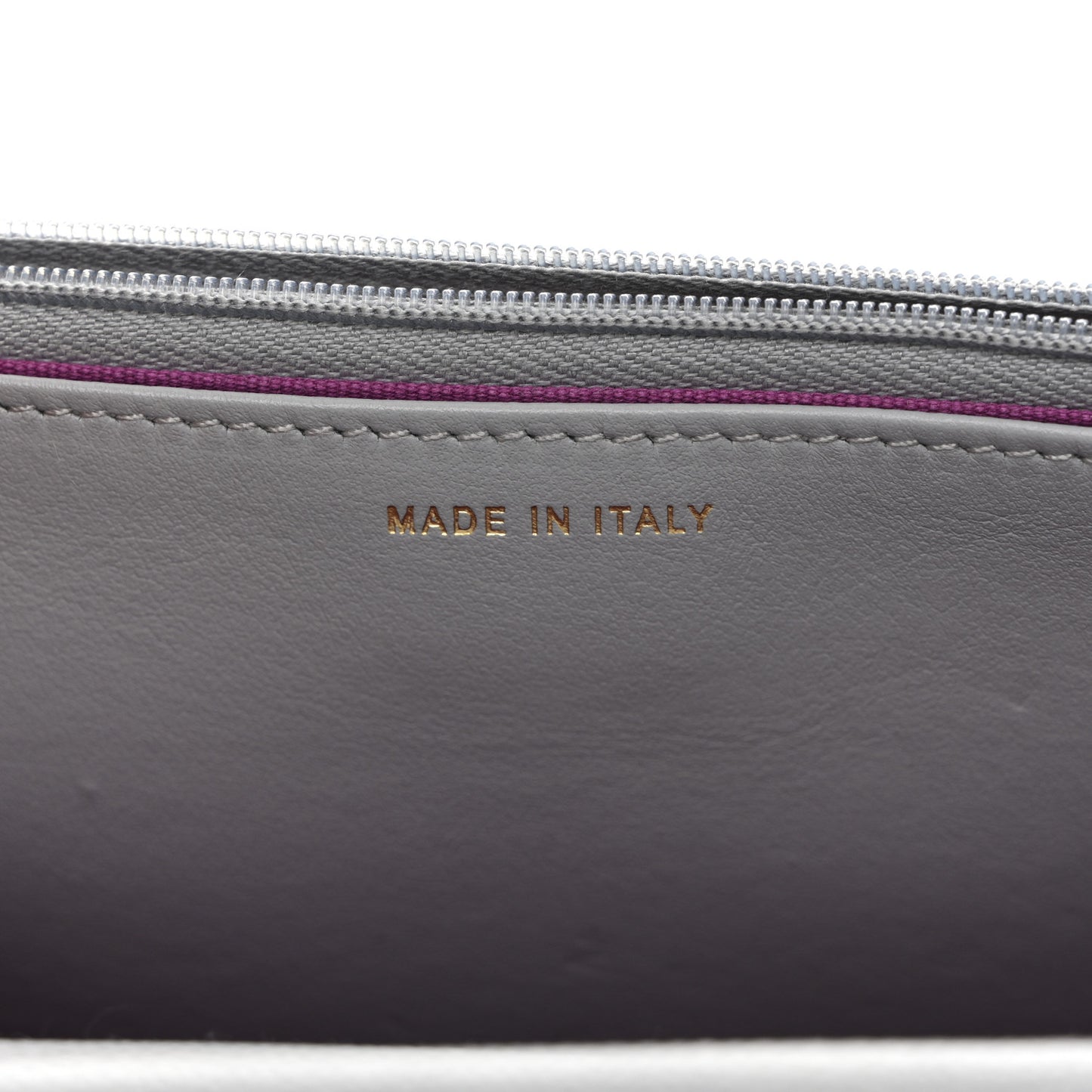Caviar Quilted Textured CC Wallet On Chain WOC Grey