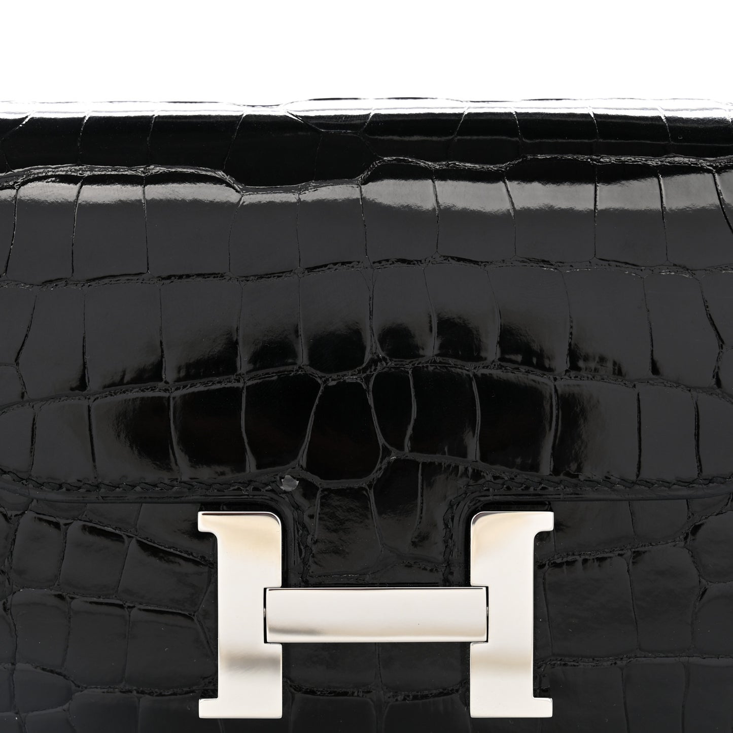 Shiny Alligator Constance Short Wallet Black