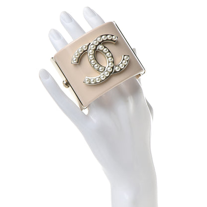 Chanel Resin Pearl CC Cuff Gold Pearly White Beige 2 of 6