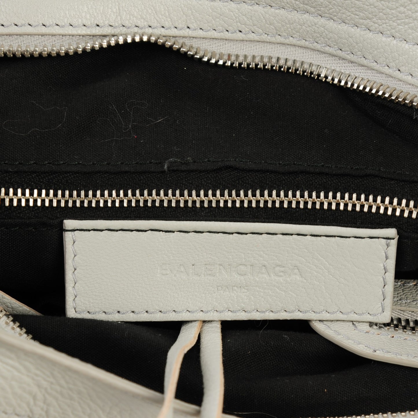 Chevre Silver Metallic Edge Hardware Town Gris Perle