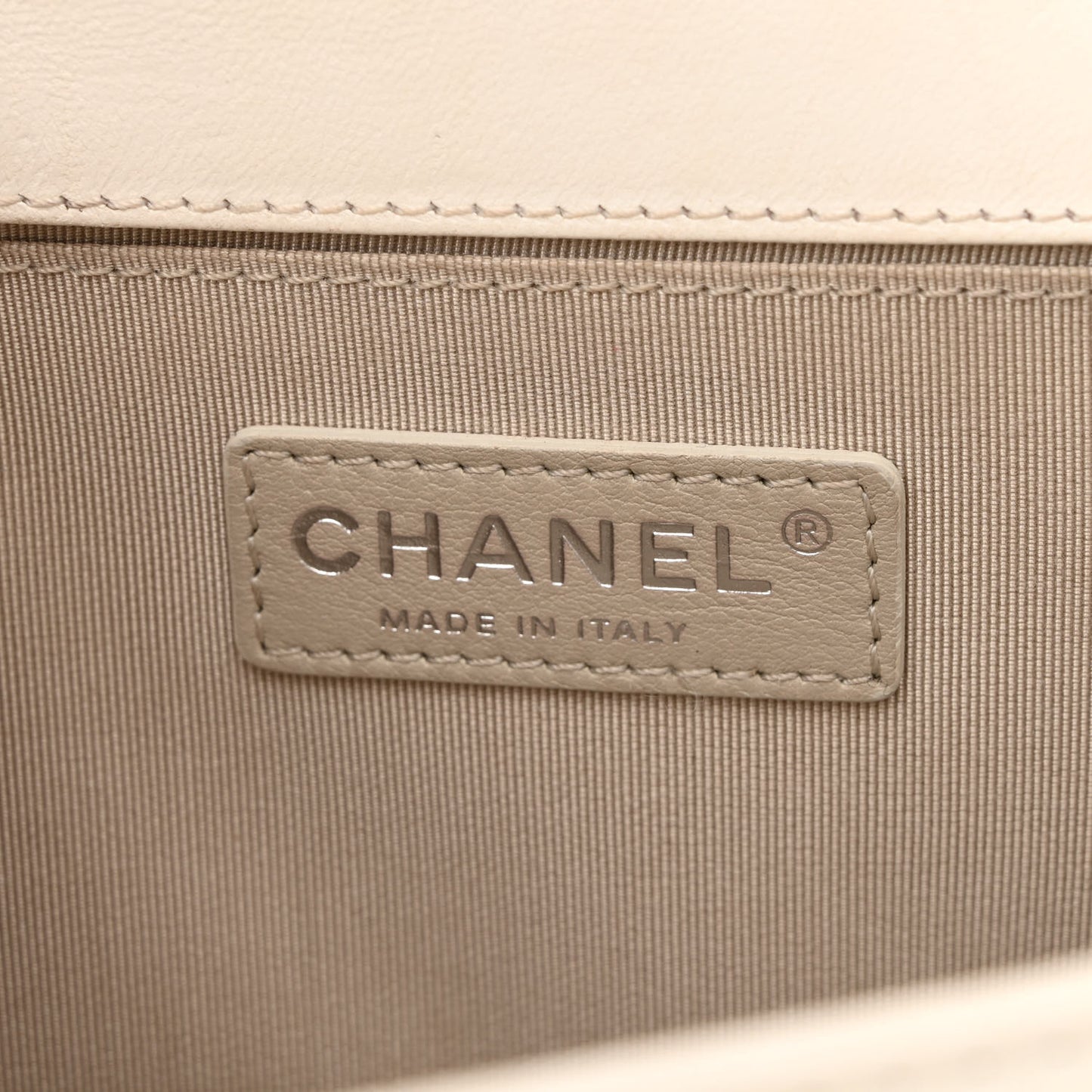 Lambskin Perforated Medium Boy Flap White