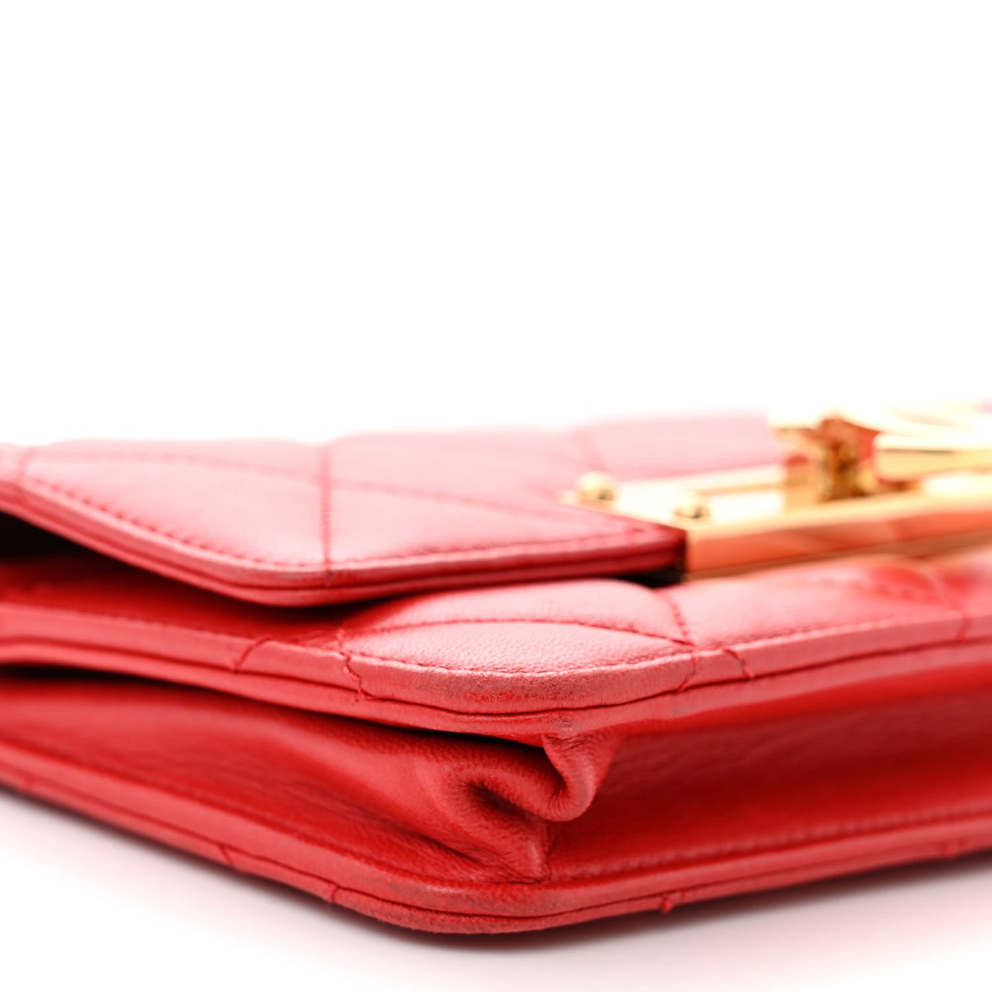 Lambskin Quilted Golden Class Wallet on Chain WOC Red