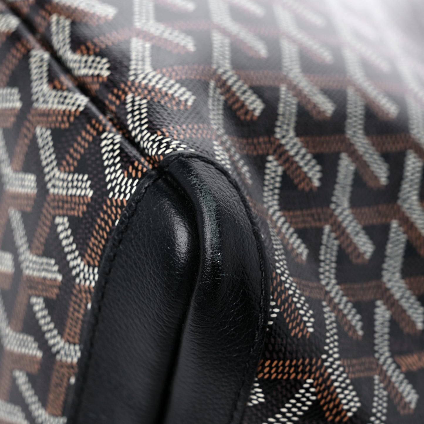 Goyardine Artois PM Black
