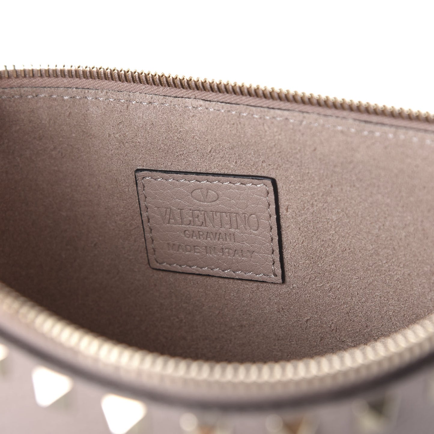 Pebbled Calfskin Large Rockstud Zip Pouch Poudre