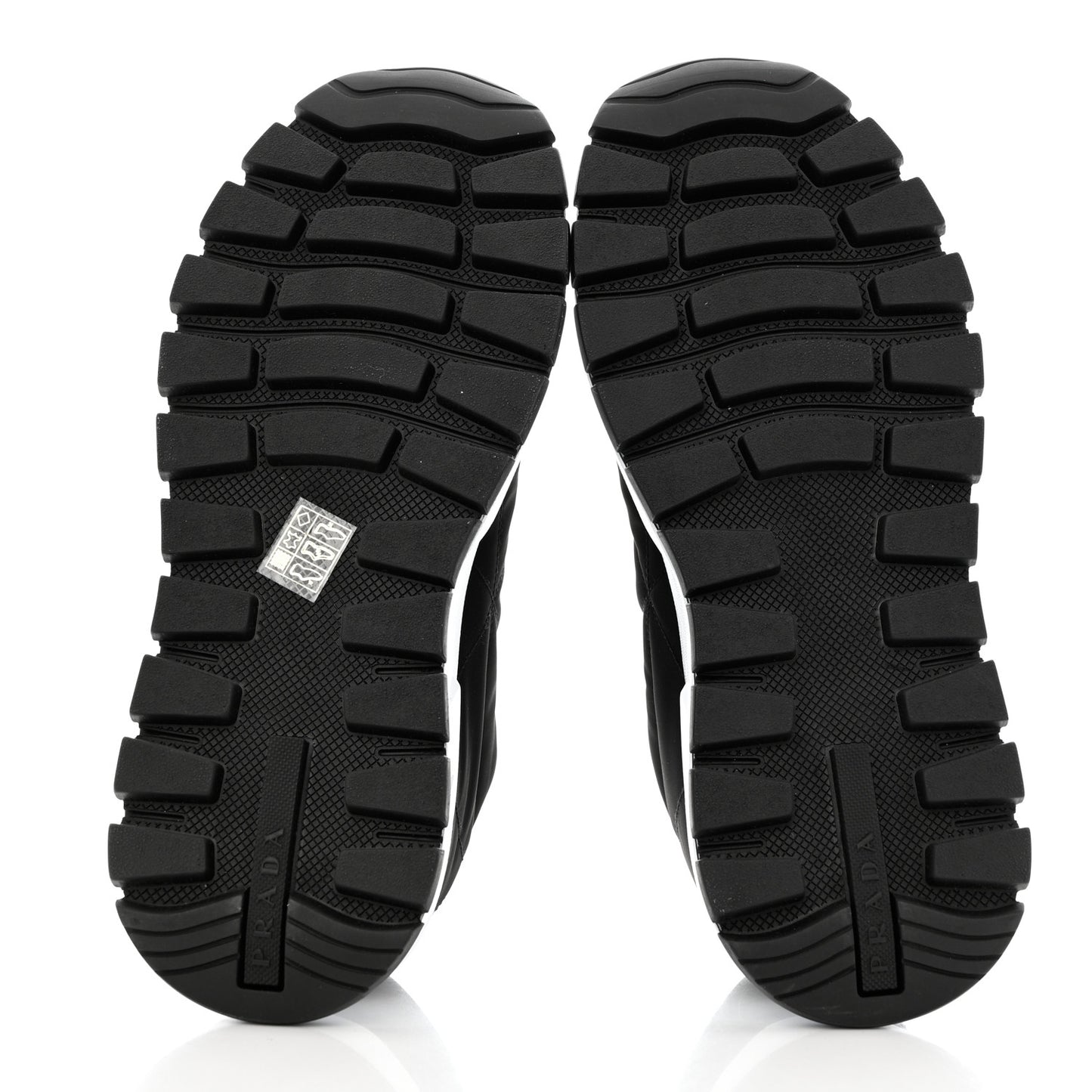 Re-Nylon Piuma Metal Triangle Logo Quilted 45mm Sneakers 41 Black
