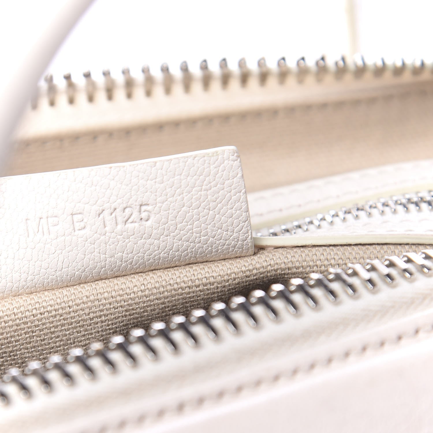 Givenchy Sugar Goatskin Medium Antigona Ivory 8 of 24