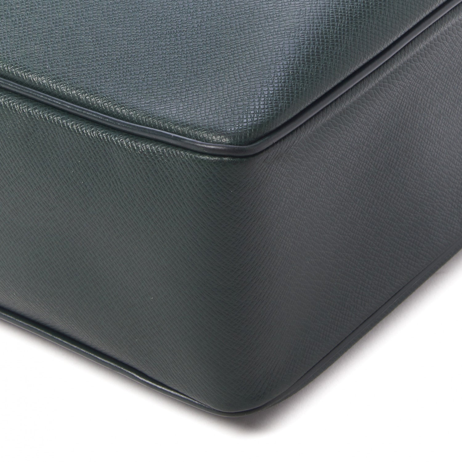 Louis Vuitton Taiga Yaranga Camera Bag Epicea 5 of 9