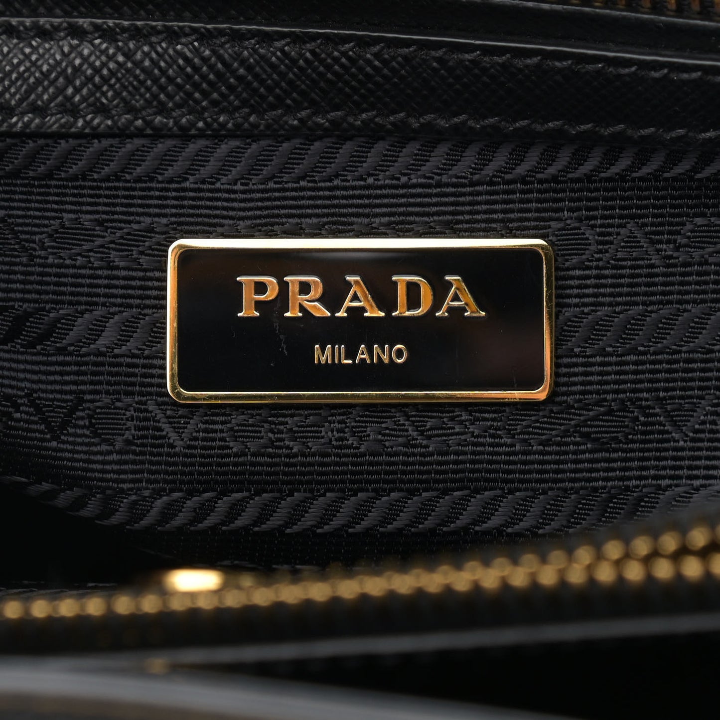 Saffiano Lux Medium Tote Black