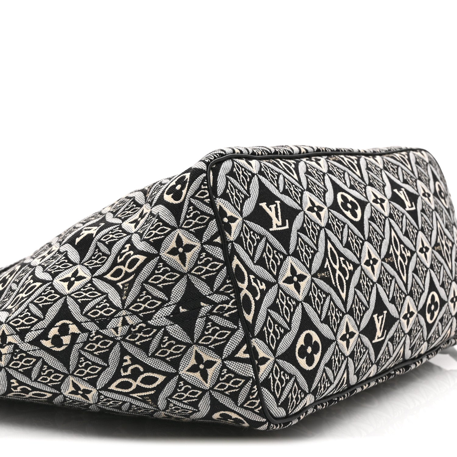 LOUIS VUITTON ブラック／ホワイト柄ノベルティバック Louis Vuitton Jacquard Since 1854 Neverfull MM Grey 1838355