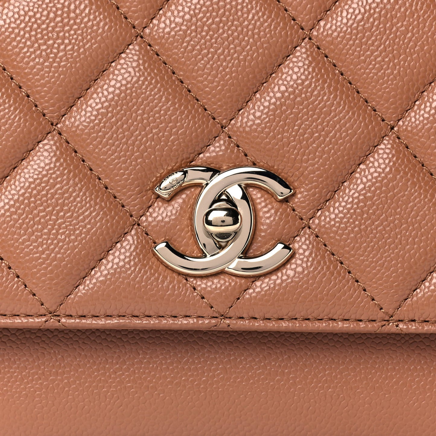 Caviar Quilted Medium Business Affinity Flap Brown